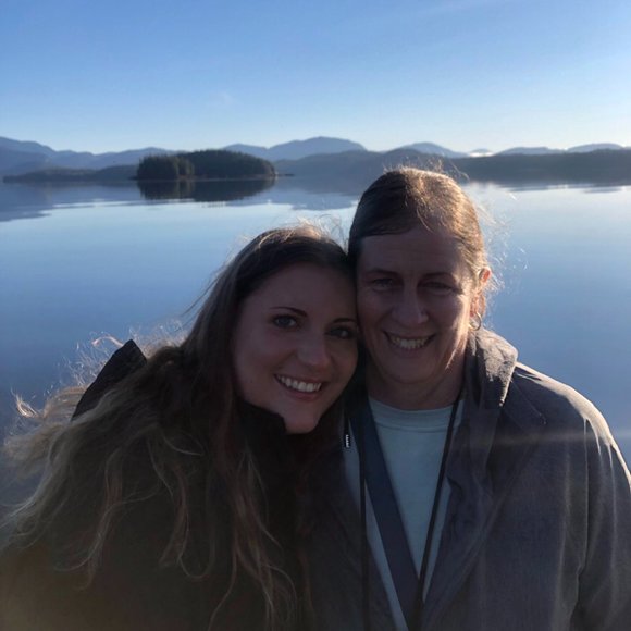 Meet your Poshers, Rhonda + Erin - Picture 1 of 3